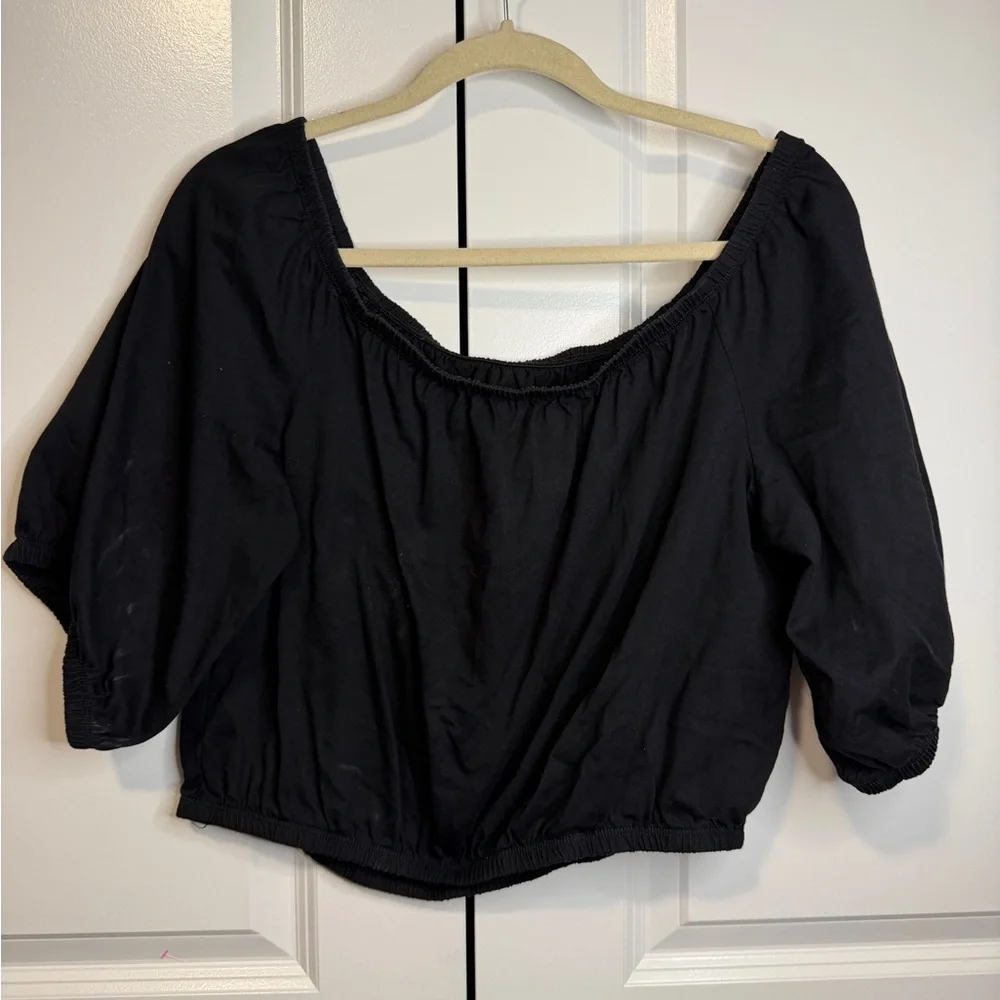 Old Navy Black Off-the-Shoulder Peasant Blouse
